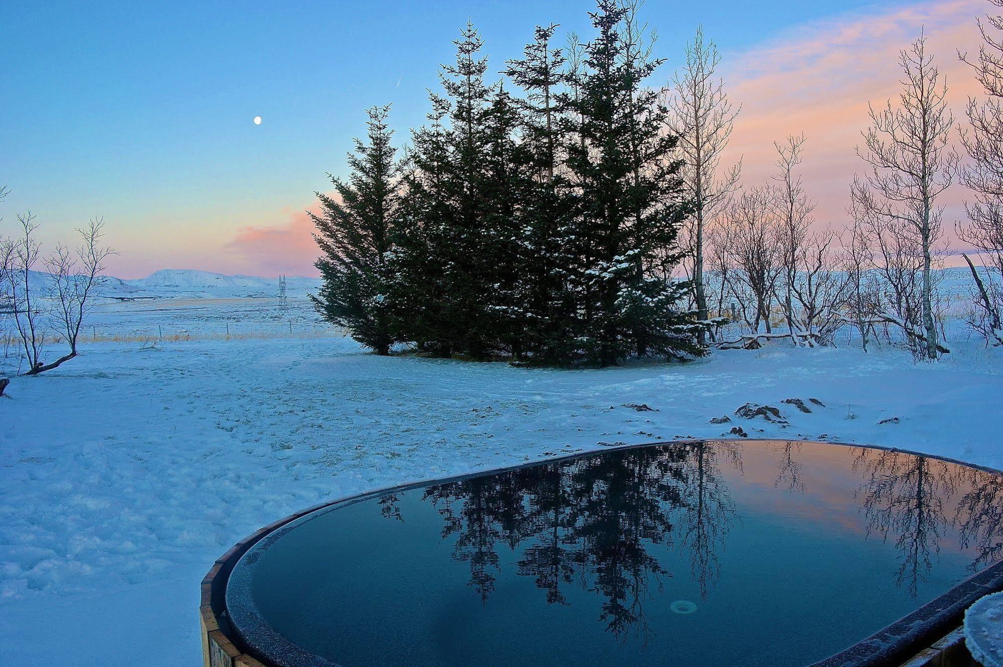 Borealis Hotel Úlfljótsvatn Екстериор снимка