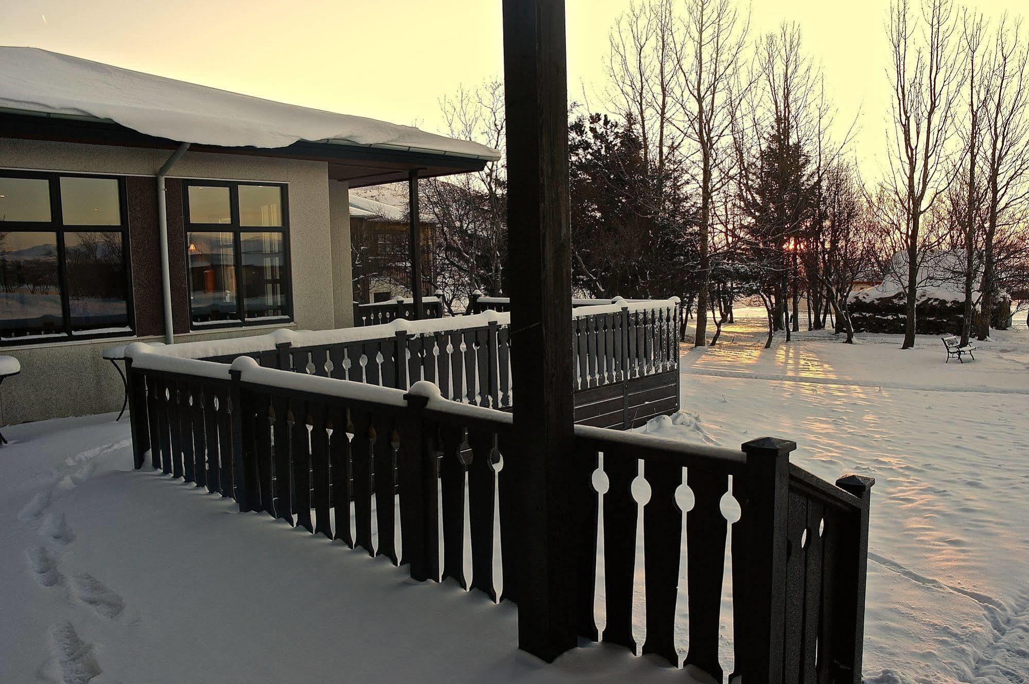 Borealis Hotel Úlfljótsvatn Екстериор снимка